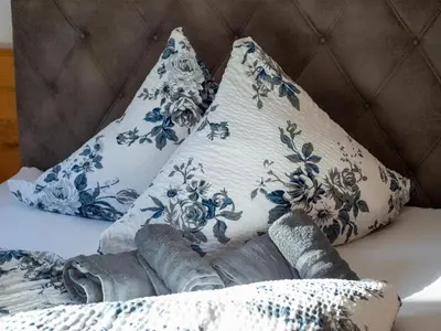 Ein Bett oder Betten in einem Zimmer der Unterkunft Exclusive apartment with garden and whirlpool