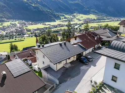 Ein allgemeiner Bergblick oder ein Berglick von der Ferienwohnung aus