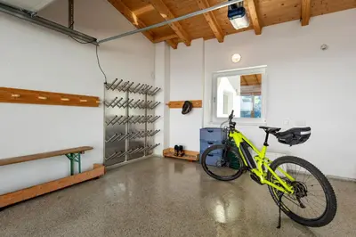 Radfahren an der Unterkunft Apartmenthaus Stefan oder in der Nähe