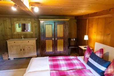 Ein Bett oder Betten in einem Zimmer der Unterkunft Hof zur Linde