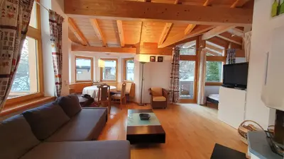 Ein Sitzbereich in der Unterkunft Haus Carina