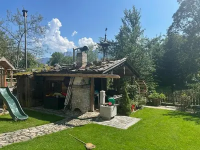 Ein Garten an der Unterkunft Ferienwohnung Kaiserblick