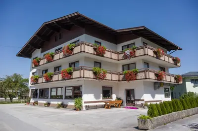 Das Gebäude in dem sich das Bed & Breakfast befindet