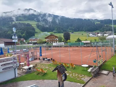 Tennis und/oder Squash in der Unterkunft Apartment Lichtoase oder in der Nähe