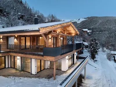 Ein allgemeiner Bergblick oder ein Berglick von der Villa aus