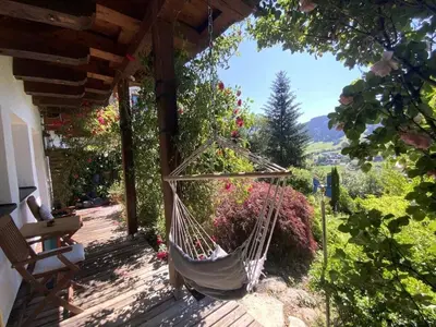 Ein Garten an der Unterkunft Chalet in Tyrol for 6 people