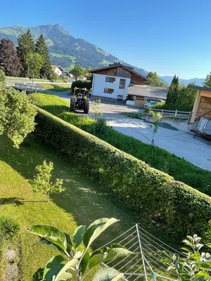 Ein allgemeiner Bergblick oder ein Berglick von der Ferienwohnung aus