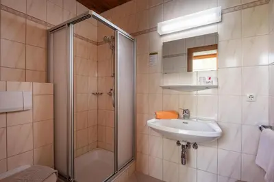 Ein Badezimmer in der Unterkunft Pension Obermoser