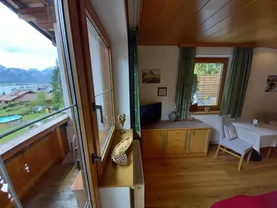Ein allgemeiner Bergblick oder ein Berglick von der Ferienwohnung aus