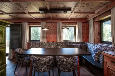 Ein Sitzbereich in der Unterkunft FIVE SEASONS - Hideaway Saalbach