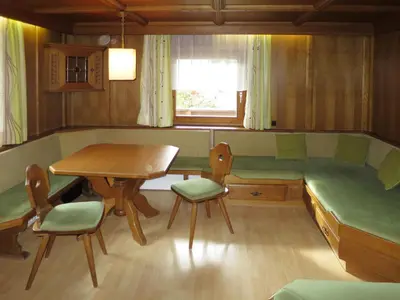 Ein Sitzbereich in der Unterkunft Apartment Eberharter-3 by Interhome