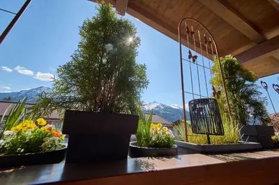 Ein allgemeiner Bergblick oder ein Berglick von der Ferienwohnung aus