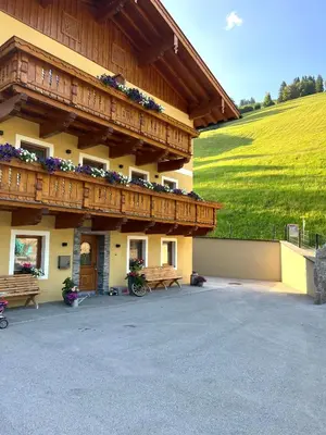 Ein Balkon oder eine Terrasse in der Unterkunft Vorderbichlhof Urlaub am Bauernhof