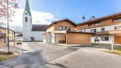 Das Gebäude in dem sich der Bauernhof befindet