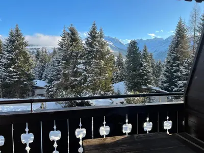 Ein allgemeiner Bergblick oder ein Berglick von der Ferienwohnung aus