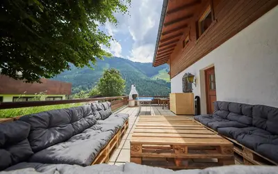 Ein allgemeiner Bergblick oder ein Berglick von der Ferienwohnung aus