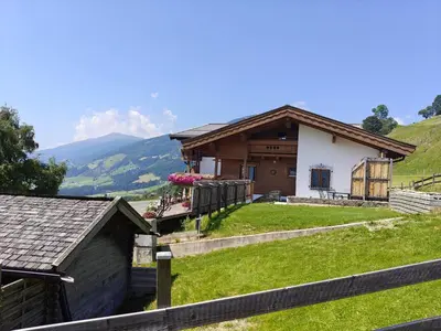 Ein allgemeiner Bergblick oder ein Berglick von der Ferienwohnung aus