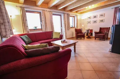 Ein Sitzbereich in der Unterkunft Chalet 155 - Hochkrimml
