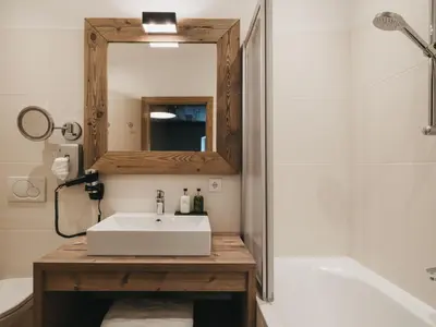 Ein Badezimmer in der Unterkunft VAYA Post Saalbach Landhaus