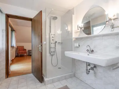 Ein Badezimmer in der Unterkunft An der Schiwiese