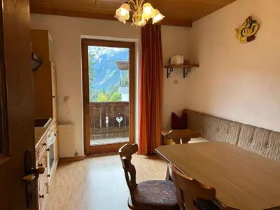 Ein Sitzbereich in der Unterkunft Ferienwohnung Schwendberg