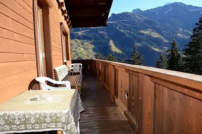 Ein allgemeiner Bergblick oder ein Berglick von der Ferienwohnung aus