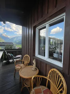Ein allgemeiner Bergblick oder ein Berglick von der Ferienwohnung aus