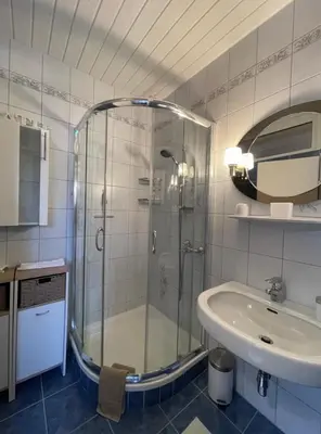 Ein Badezimmer in der Unterkunft Edelweiss Chalet