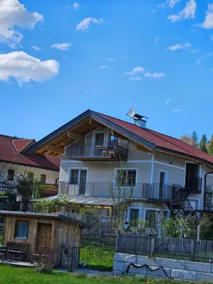 Das Gebäude in dem sich die Ferienwohnung befindet
