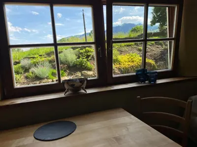 Ein allgemeiner Bergblick oder ein Berglick von der Ferienwohnung aus