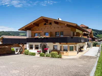 Ein allgemeiner Bergblick oder ein Berglick von der Ferienwohnung aus