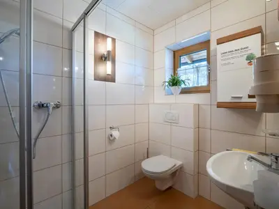 Ein Badezimmer in der Unterkunft Apartment Daniela-1 by Interhome