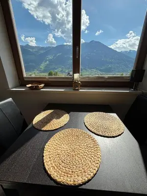 Ein allgemeiner Bergblick oder ein Berglick von der Ferienwohnung aus