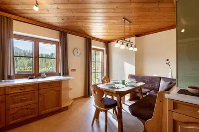 Ein Sitzbereich in der Unterkunft Ferienhaus Vordergrub