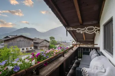 Ein allgemeiner Bergblick oder ein Berglick von der Ferienwohnung aus