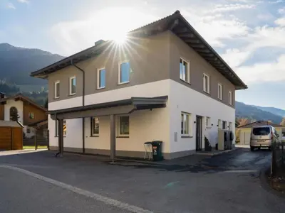 Ein allgemeiner Bergblick oder ein Berglick von des Ferienhauses aus
