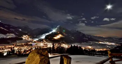 Ein allgemeiner Bergblick oder ein Berglick von der Ferienwohnung aus