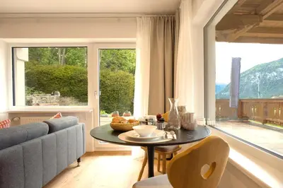 Ein allgemeiner Bergblick oder ein Berglick von der Ferienwohnung aus
