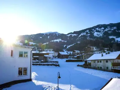 Ein allgemeiner Bergblick oder ein Berglick von der Ferienwohnung aus