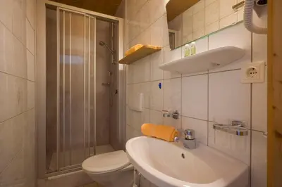 Ein Badezimmer in der Unterkunft Gästehaus Rahm - Familie Wechselberger