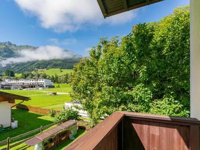 Ein allgemeiner Bergblick oder ein Berglick von der Ferienwohnung aus