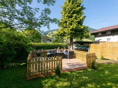 Ein Garten an der Unterkunft Gaisberg Alpin