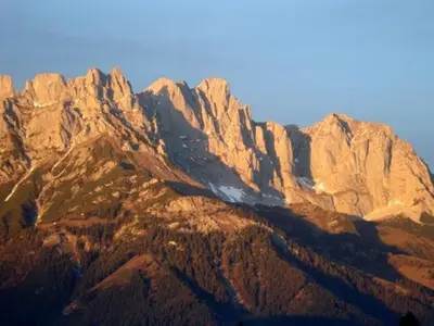 Ein allgemeiner Bergblick oder ein Berglick von der Ferienwohnung aus