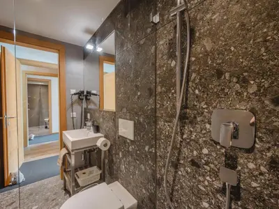 Ein Badezimmer in der Unterkunft Apartment Fassl 1 by Interhome