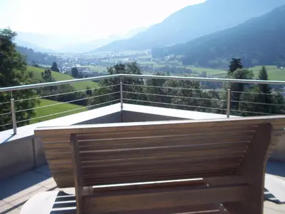 Ein allgemeiner Bergblick oder ein Berglick von der Ferienwohnung aus