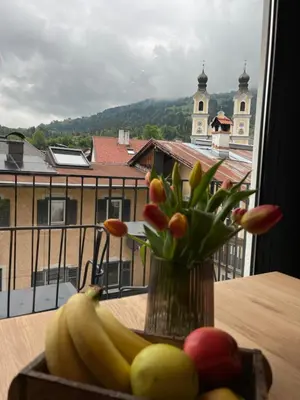 Ein allgemeiner Bergblick oder ein Berglick von der Ferienwohnung aus
