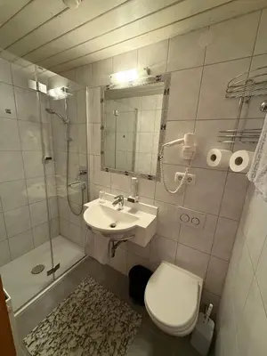 Ein Badezimmer in der Unterkunft Pension Rainer