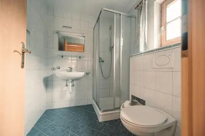 Ein Badezimmer in der Unterkunft Almdorf Tirol Wildschönau