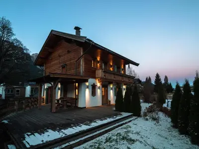 Das Gebäude in dem sich das Chalet befindet