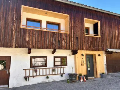 Das Gebäude in dem sich die Ferienwohnung befindet